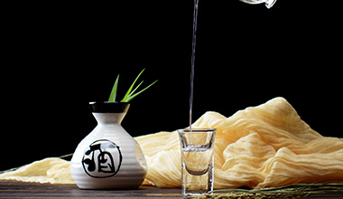 筑春高參：心存良知品味傳承 國(guó)學(xué)韻味中的高端醬香傳世之酒